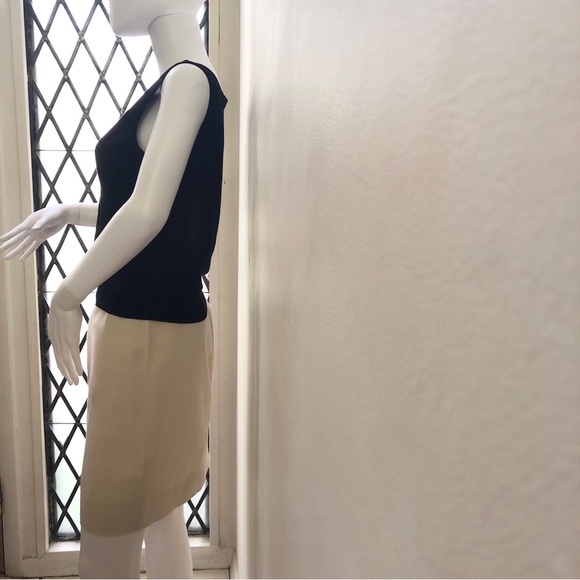 Jacket and skirt suit or separate. Fully lined. - Picture 3 of 11